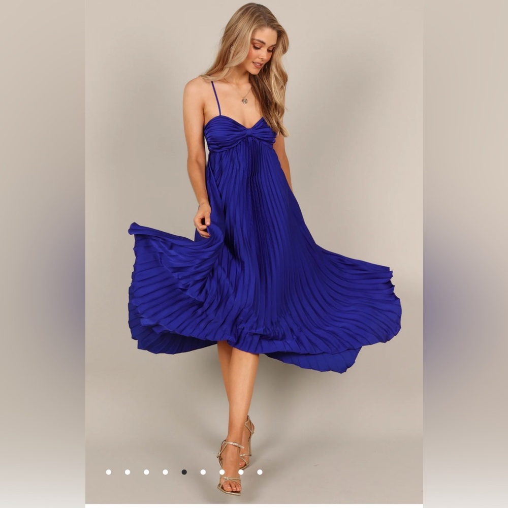 PETAL & PUP Vikki Pleated Sleeveless Satin Maxi Dress size 6